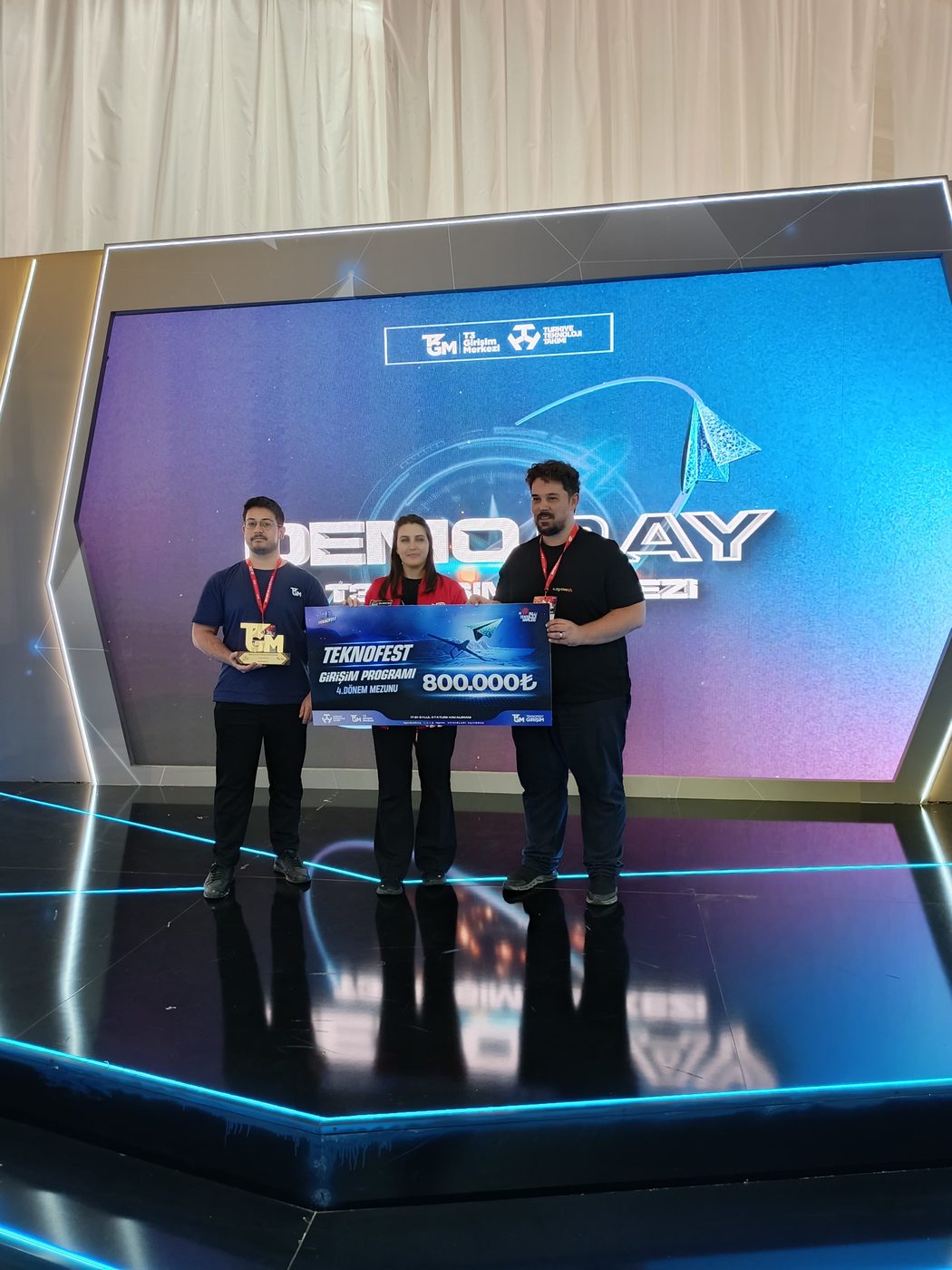 Demo Day sahnesinde Teknofest Girişim Programı 800.000₺ ödül çekiyle Agrovech ekibi